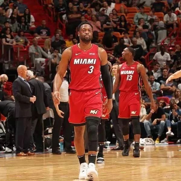 红魔遇克星？曼联近6战纽卡1胜5负，主场迎战誓破魔咒（曼联主场誓破不胜魔咒：近6战纽卡仅1胜5负）