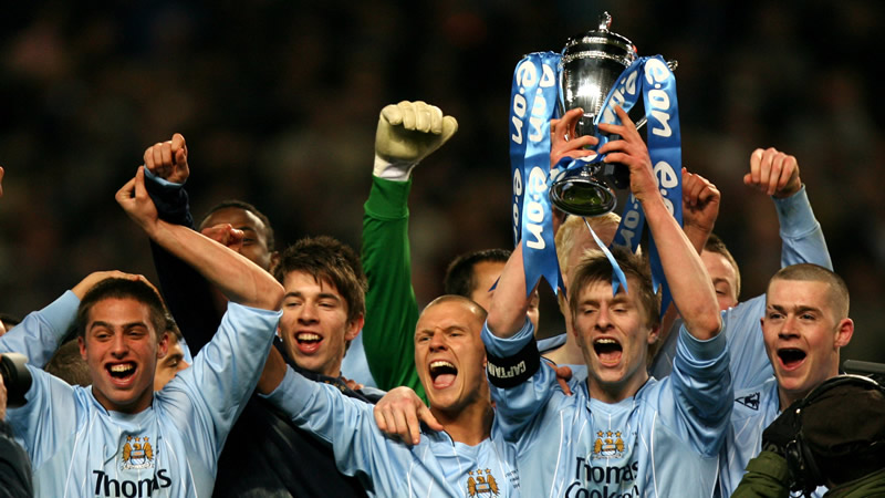 欧冠淘汰赛前瞻：拜仁客战巴黎,（欧冠淘汰赛看点：拜仁做客挑战巴黎）