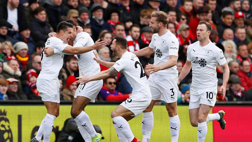 世界杯L组赛程：首战英格兰vs克罗地亚6月18日4时打响（世界杯L组赛程：英格兰首战克罗地亚，6月18日4时开球）