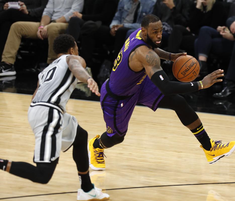 动刀别动到大动脉就行！今年海港出场四大天王 维塔尔最猛（下手别伤到要害！本季海港四大天王齐登场，维塔尔最强）