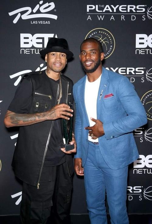 西班牙4-0客胜格鲁吉亚基本直通世界杯，奥亚萨瓦尔两射一传（奥亚萨瓦尔梅开二度+送助攻 西班牙客场4-0格鲁吉亚 基本锁定世界杯席位）