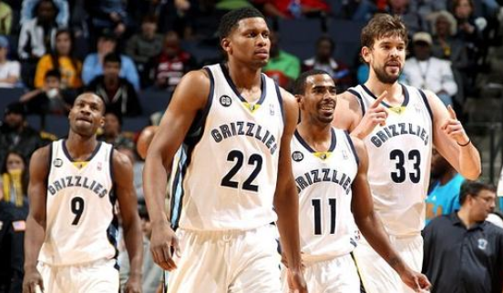 官方：宫崎棒牛鸟与主帅大熊裕司续约至26／27赛季结束（官宣：宫崎棒牛鸟与主帅大熊裕司续约，合同至2026／27赛季末）