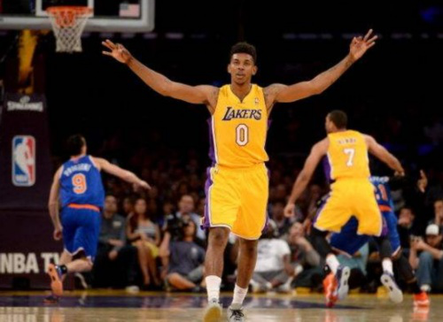 切尔西的弱点？卡拉巴赫后卫：我最好什么都不说，在场上证明（被问切尔西短板，卡拉巴赫后卫：不多说，场上见真章）