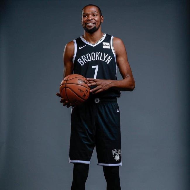 德切利：如今的尤文几乎彻底改变，成绩足以说明一切（德切利：如今的尤文脱胎换骨，战绩已作最佳证明）