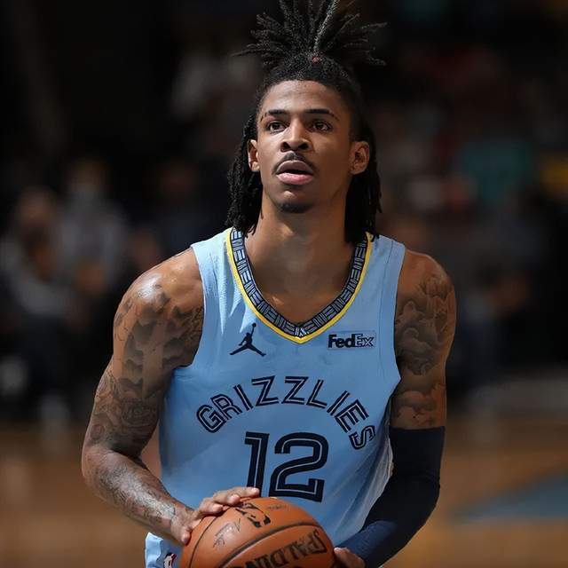 足球欧洲杯训练场出现意外，球员脚踝受伤（欧洲杯训练场突发意外，球员脚踝受伤）