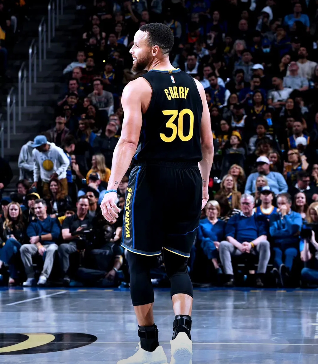 西甲半场：安东尼闪击，费兰戴帽，巴萨暂4-1贝蒂斯（西甲半场：安东尼先拔头筹，费兰戴帽，巴萨4-1暂领先贝蒂斯）