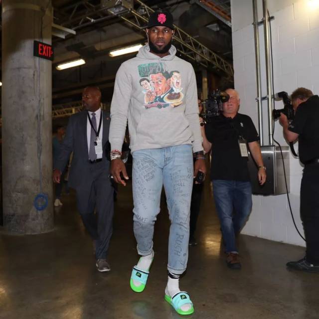 西甲12月最佳教练候选：弗里克、冈萨雷斯以及吉拉德斯入围（西甲12月最佳教练提名出炉：弗里克、冈萨雷斯、吉拉德斯入选）