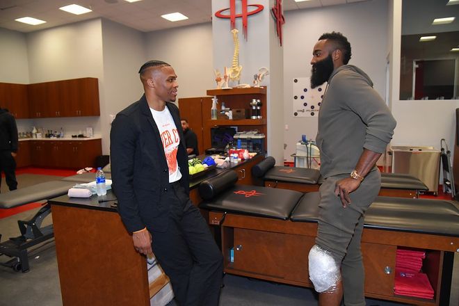 NBA：勇士末节发力 击败雷霆止住颓势（NBA：勇士末节爆发力克雷霆 终结颓势）