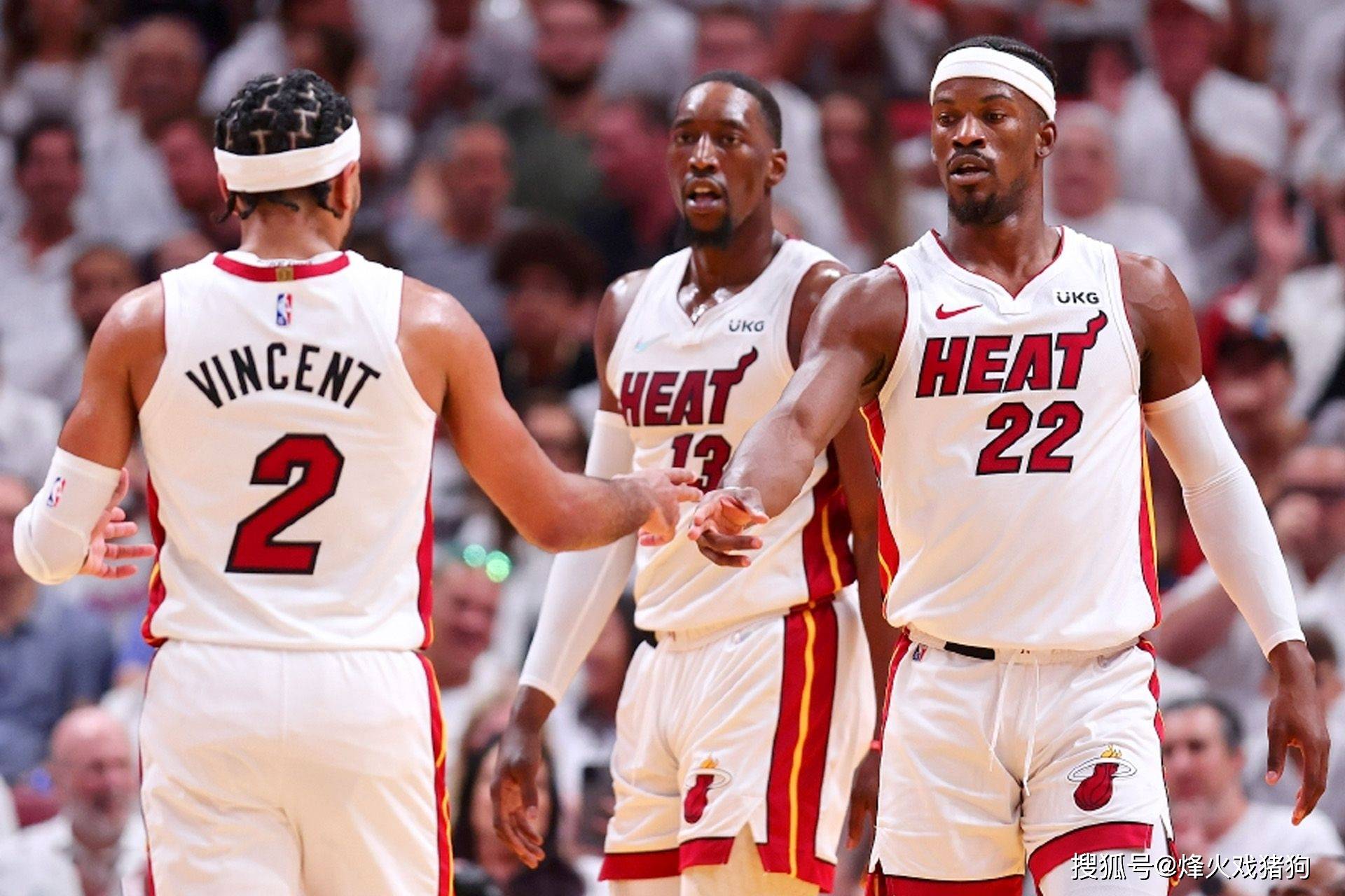 德国杯战报：凯恩破门，对手2送乌龙，拜仁3-2柏林联合（德国杯：凯恩建功+对手两乌龙，拜仁3-2险胜柏林联合）