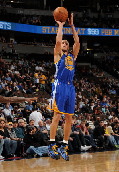 曼联、皇马均已报价莫扎基蒂斯，奥林匹亚科斯：得加钱（莫扎基蒂斯获曼联皇马竞购，奥林匹亚科斯：加价再谈）