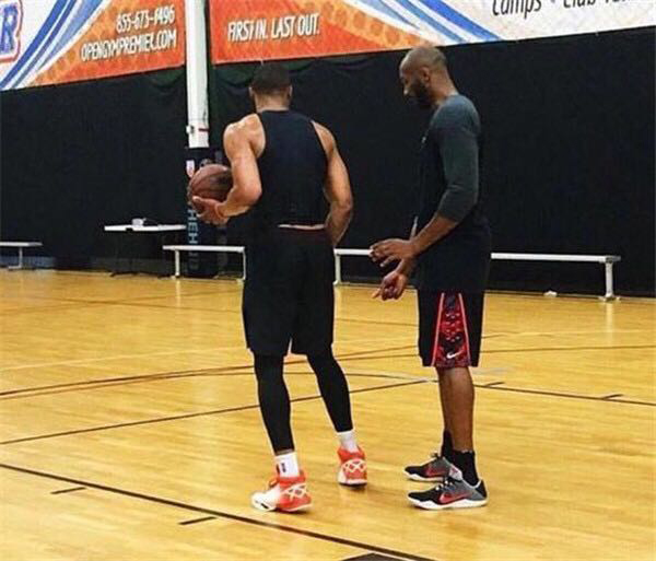 萨哈：麦克托米奈可以在皇马和巴萨踢球，甚至拜仁慕尼黑（萨哈：麦克托米奈足以效力皇马、巴萨，乃至拜仁）