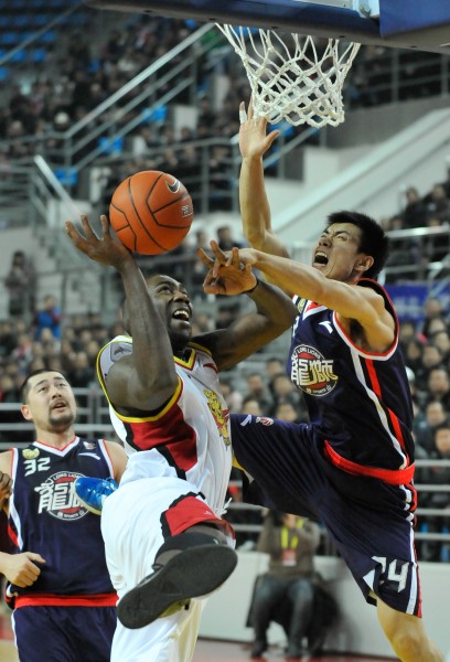 五大联赛收官!英超末轮前瞻：争五大戏曼城占优（五大联赛谢幕！英超收官战前瞻：争冠焦点，曼城握先机）